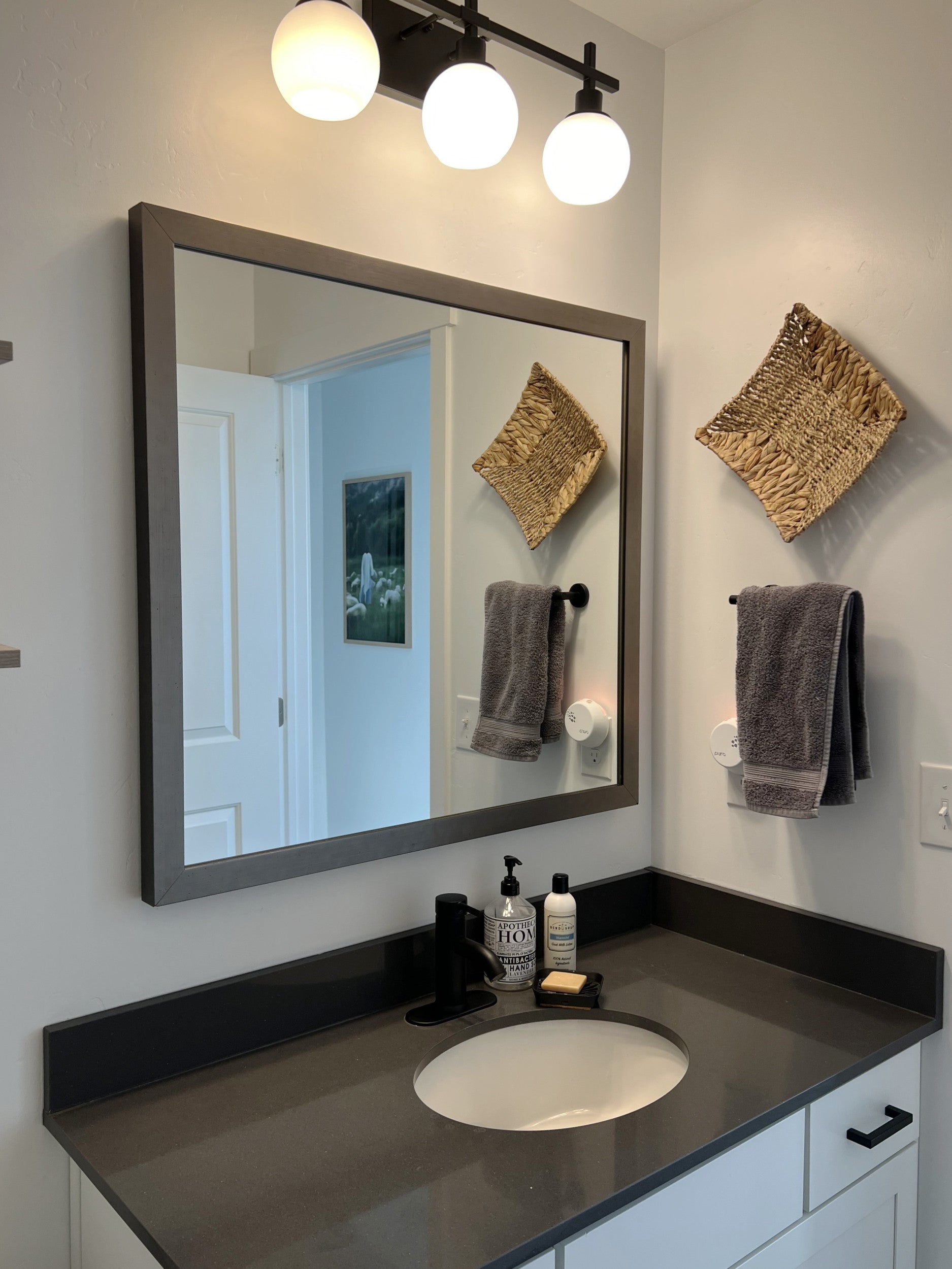 galveston-pewter-lifestyle-2.png